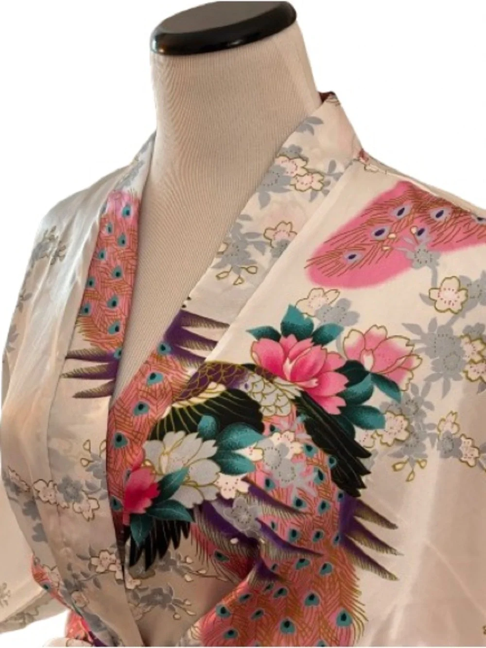 Women’s White and Pink Floral Peacock Kimono Robe Size OS